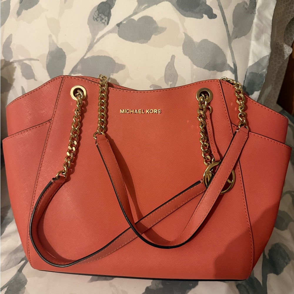 Michael Kors Coral leather purse